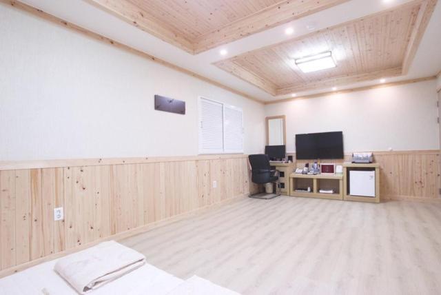 Yeosu Mj Motel Exterior foto