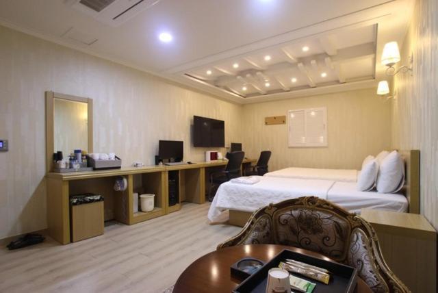 Yeosu Mj Motel Exterior foto