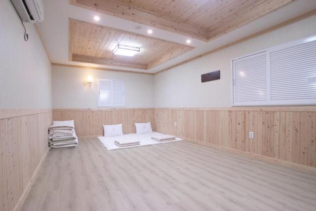Yeosu Mj Motel Exterior foto